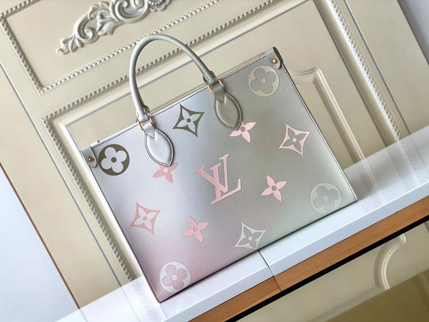 LV  MONOGRAM ONTHEGO M20510 